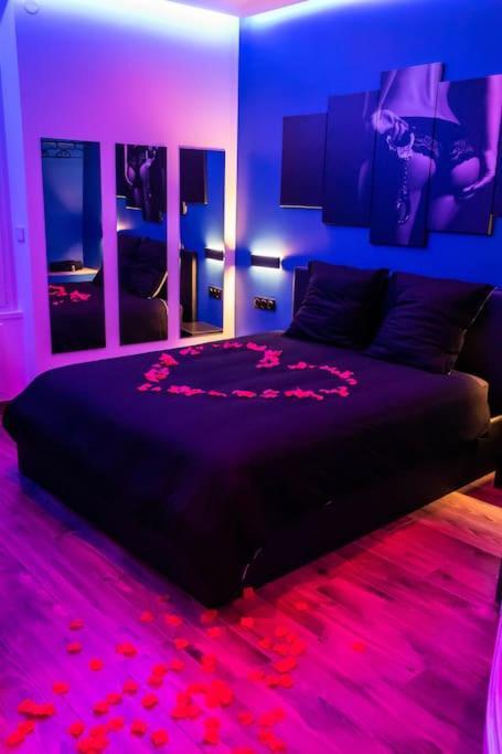 Blue Night - Jacuzzi - Bord De Seine Apartment Corbeil-Essonnes Luaran gambar