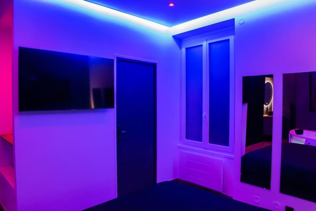Blue Night - Jacuzzi - Bord De Seine Apartment Corbeil-Essonnes Luaran gambar