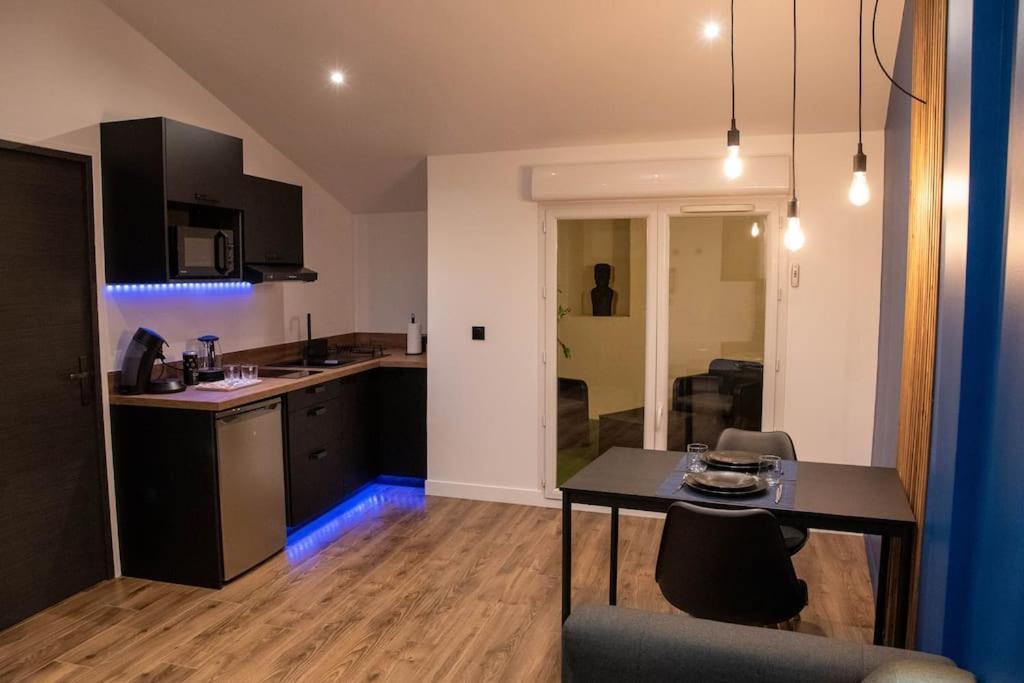 Blue Night - Jacuzzi - Bord De Seine Apartment Corbeil-Essonnes Luaran gambar
